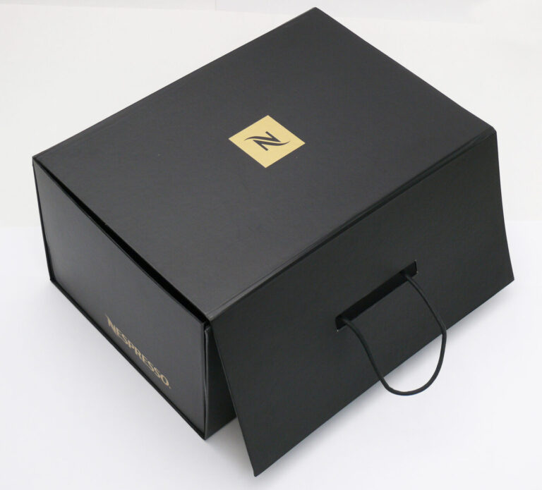 Caja rígida negra premium Nespresso